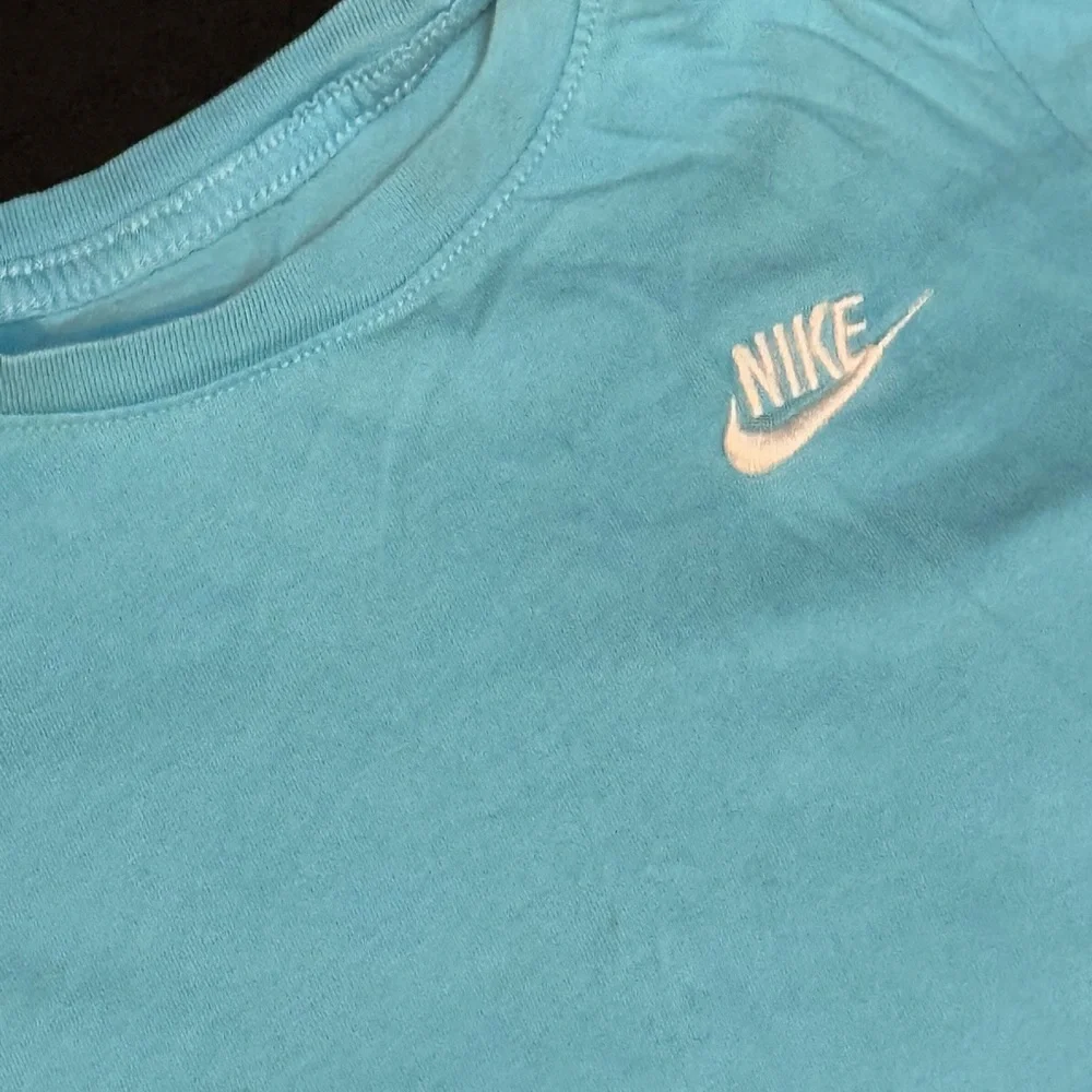 Nike NSW EMB Futura T-Shirt –‎ Kids Small 👕
